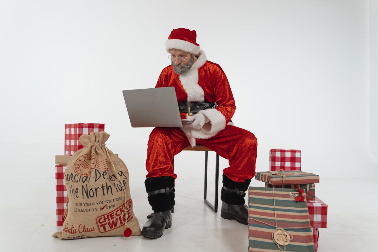 Santa on a laptop